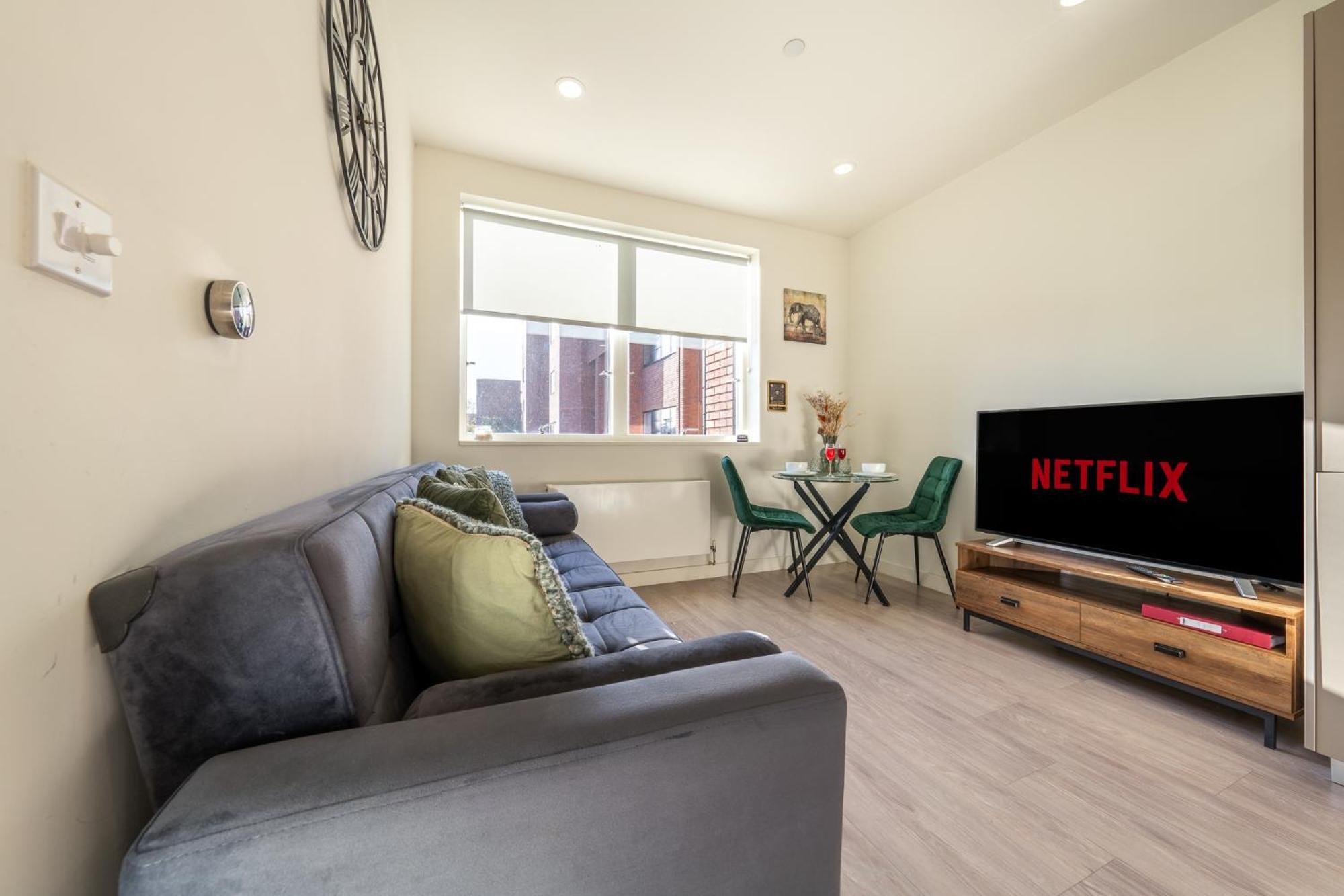 Luxury 1 Bedroom Serviced Apartment With Roof Terrace & Gym Stevenage Zewnętrze zdjęcie