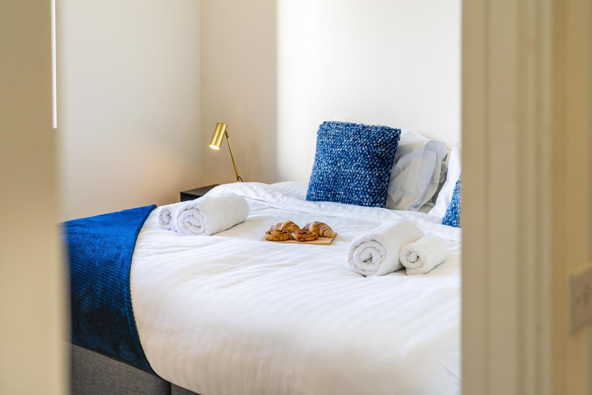 Luxury 1 Bedroom Serviced Apartment With Roof Terrace & Gym Stevenage Zewnętrze zdjęcie