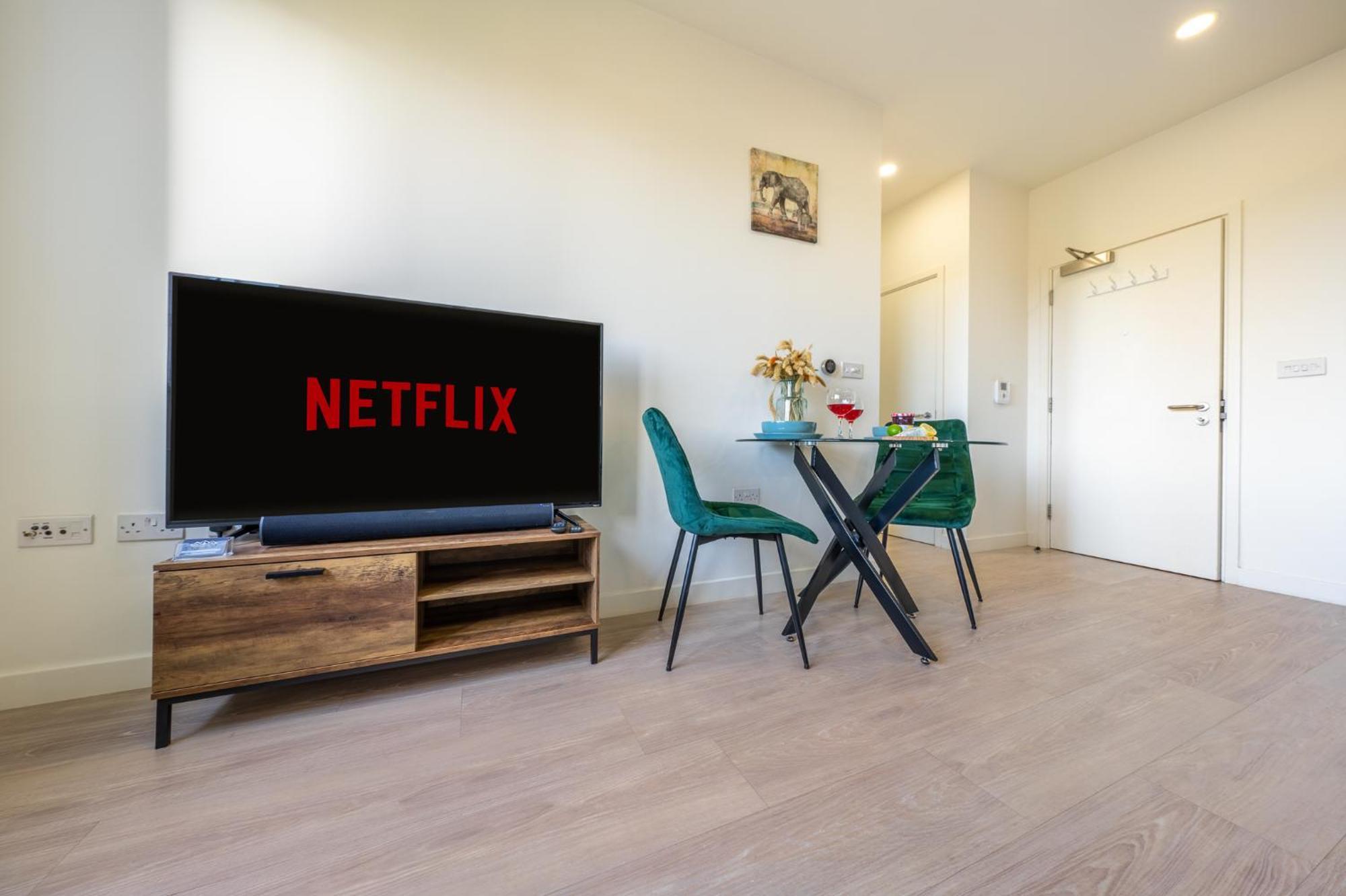 Luxury 1 Bedroom Serviced Apartment With Roof Terrace & Gym Stevenage Zewnętrze zdjęcie