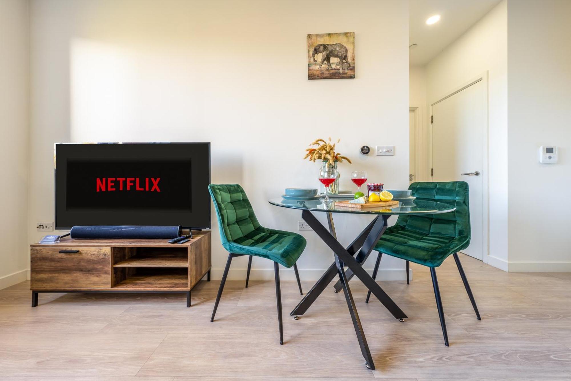 Luxury 1 Bedroom Serviced Apartment With Roof Terrace & Gym Stevenage Zewnętrze zdjęcie