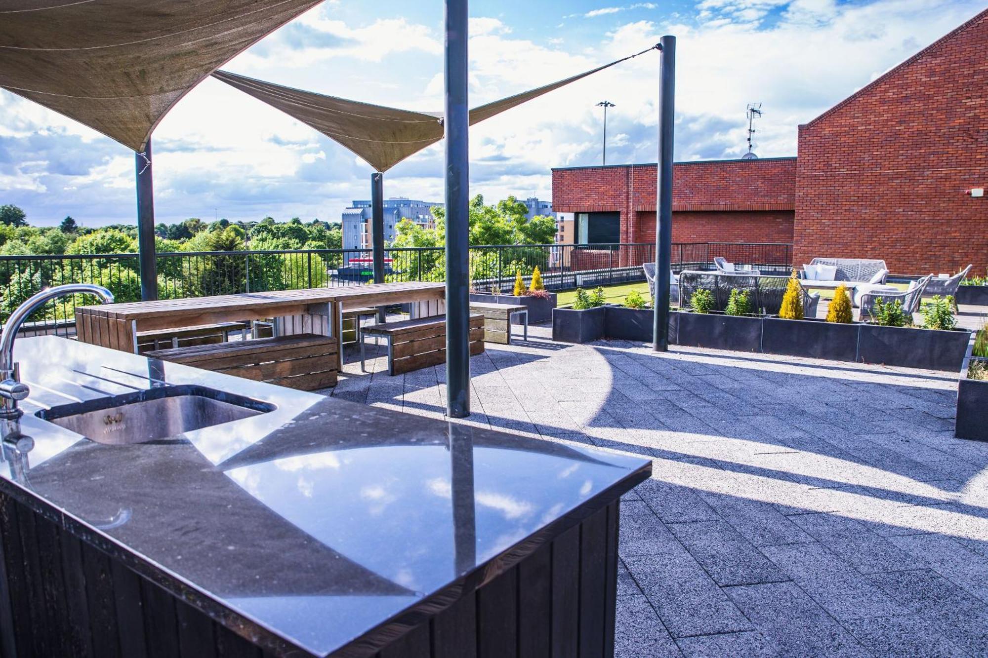 Luxury 1 Bedroom Serviced Apartment With Roof Terrace & Gym Stevenage Zewnętrze zdjęcie