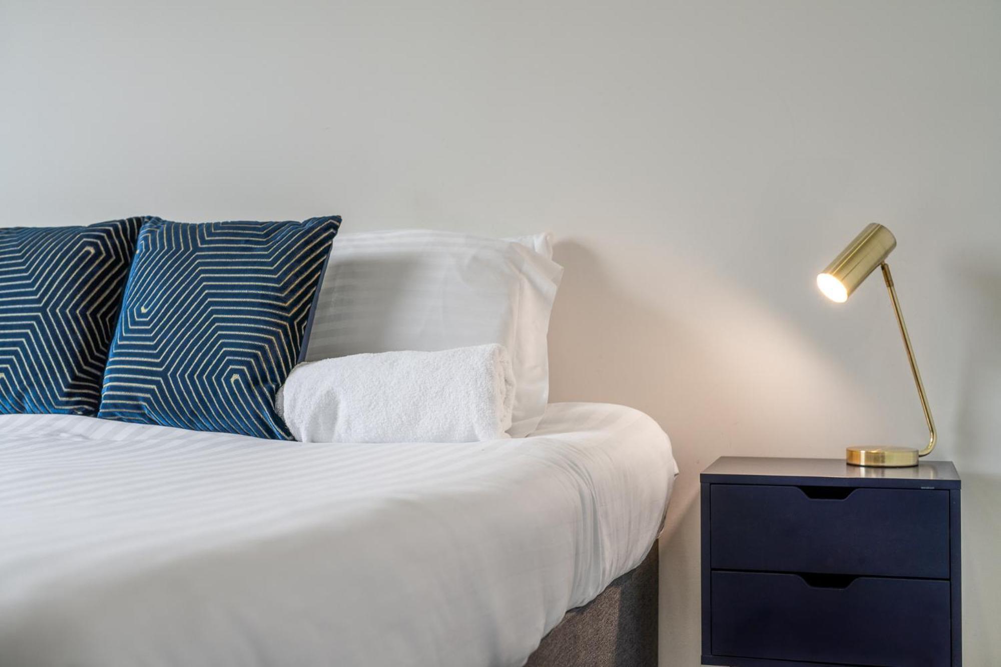 Luxury 1 Bedroom Serviced Apartment With Roof Terrace & Gym Stevenage Zewnętrze zdjęcie