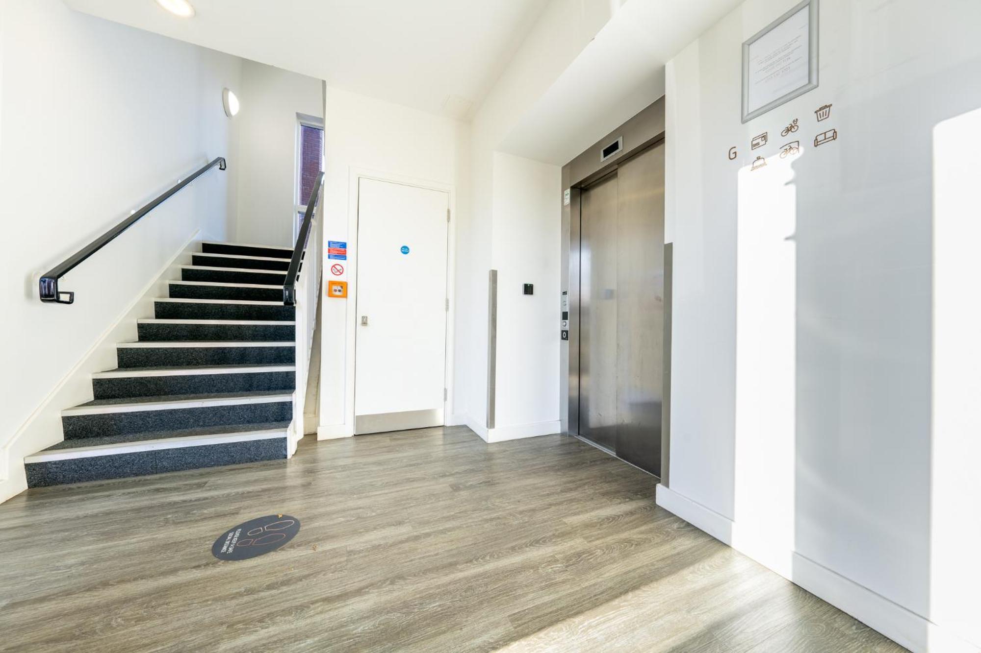 Luxury 1 Bedroom Serviced Apartment With Roof Terrace & Gym Stevenage Zewnętrze zdjęcie