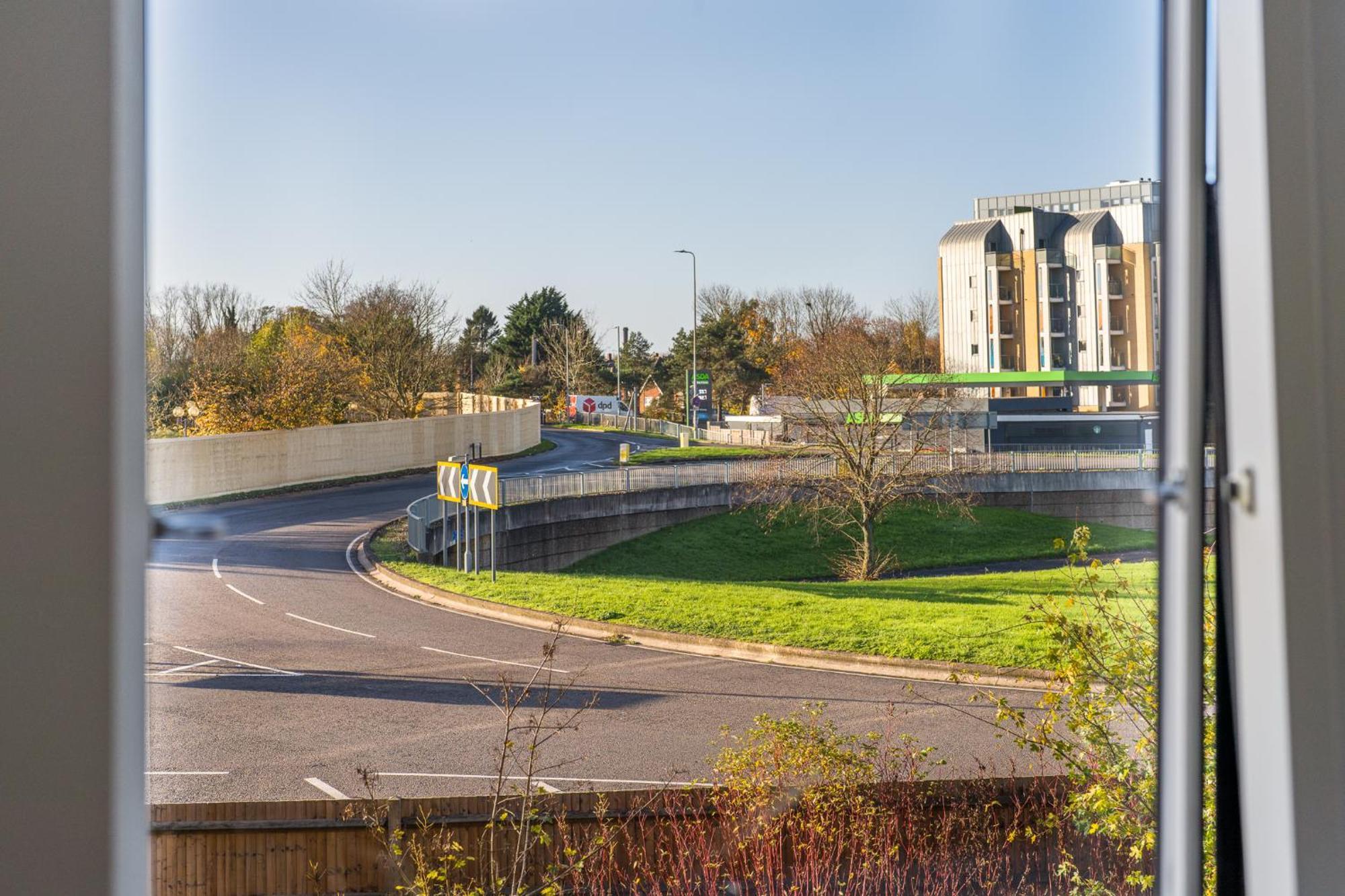 Luxury 1 Bedroom Serviced Apartment With Roof Terrace & Gym Stevenage Zewnętrze zdjęcie