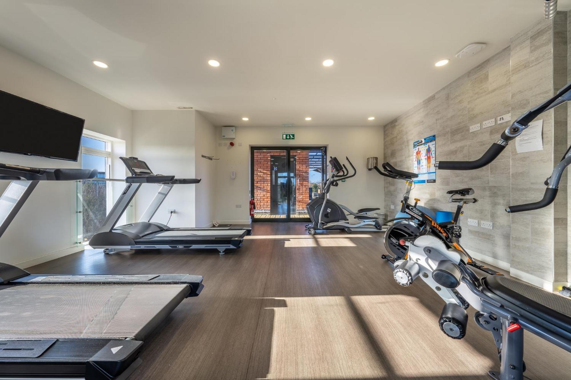 Luxury 1 Bedroom Serviced Apartment With Roof Terrace & Gym Stevenage Zewnętrze zdjęcie