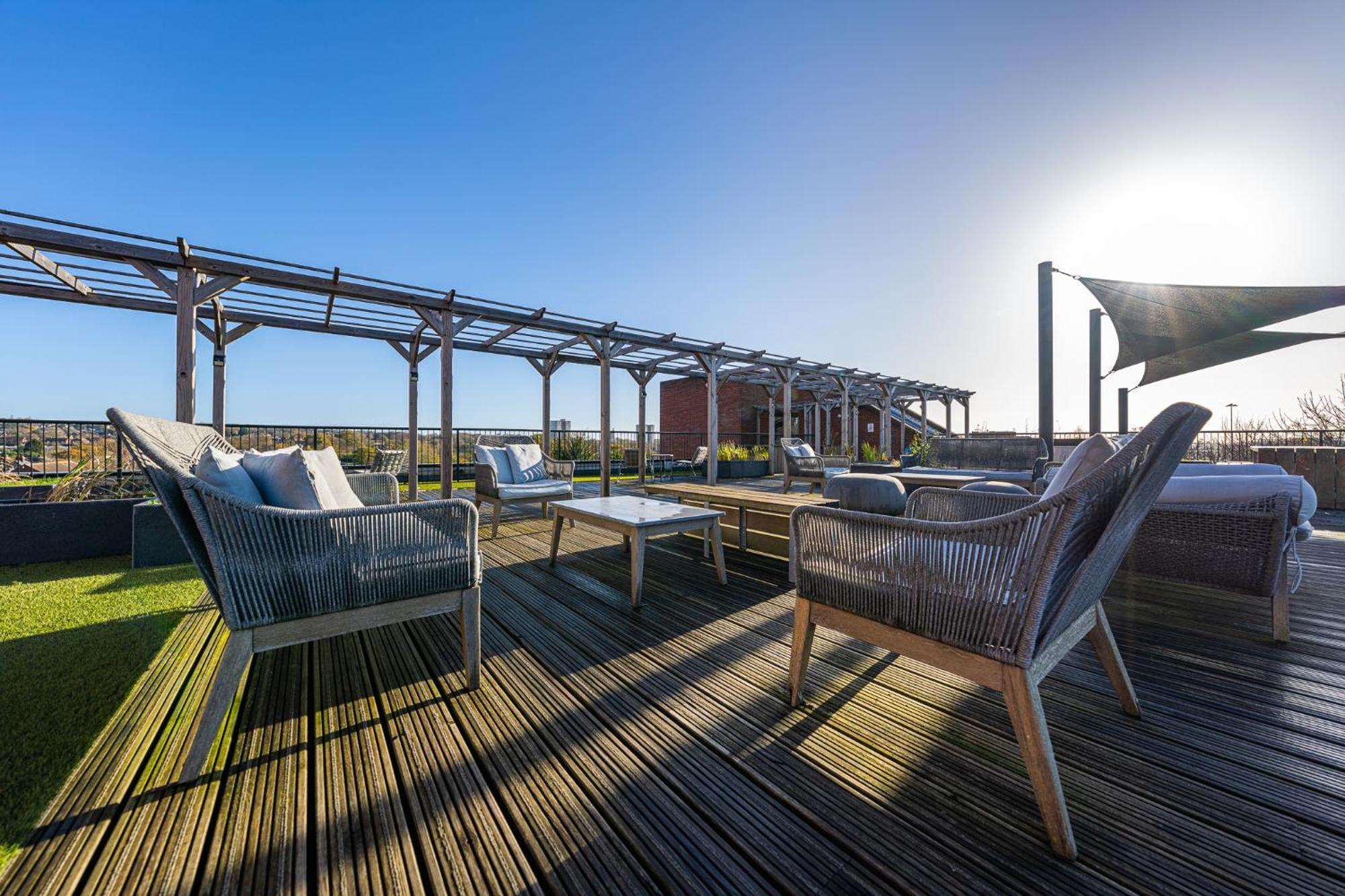 Luxury 1 Bedroom Serviced Apartment With Roof Terrace & Gym Stevenage Zewnętrze zdjęcie