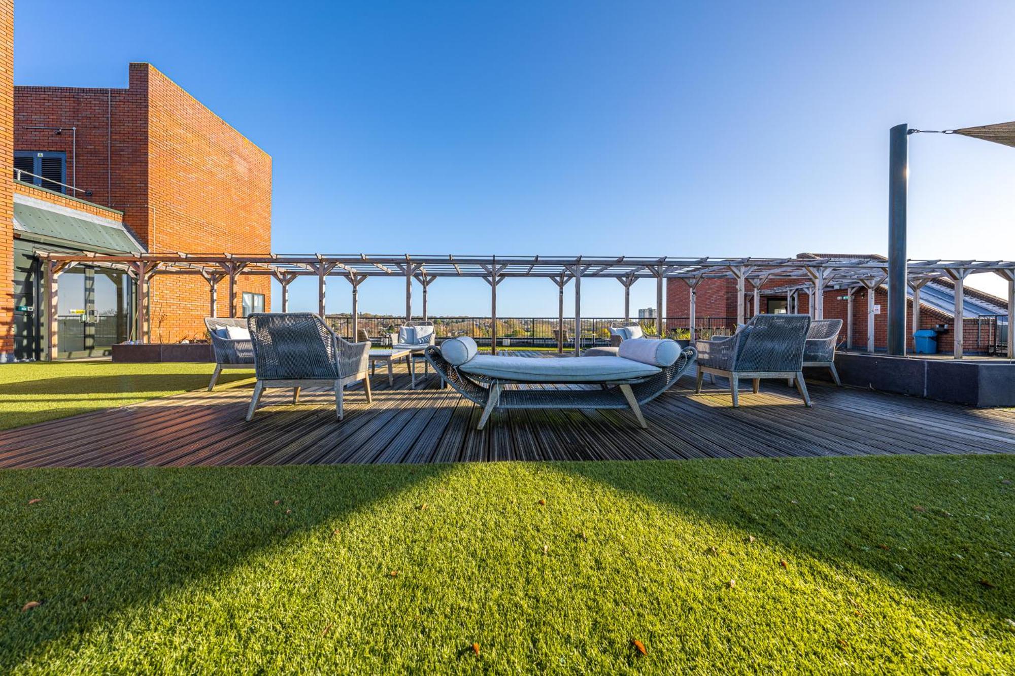 Luxury 1 Bedroom Serviced Apartment With Roof Terrace & Gym Stevenage Zewnętrze zdjęcie