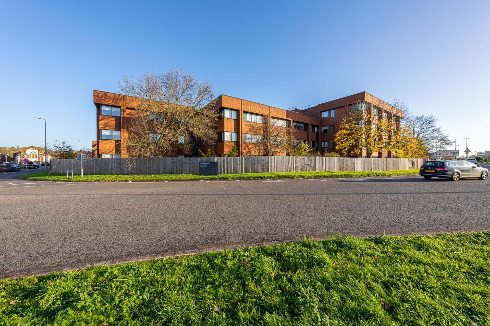 Luxury 1 Bedroom Serviced Apartment With Roof Terrace & Gym Stevenage Zewnętrze zdjęcie